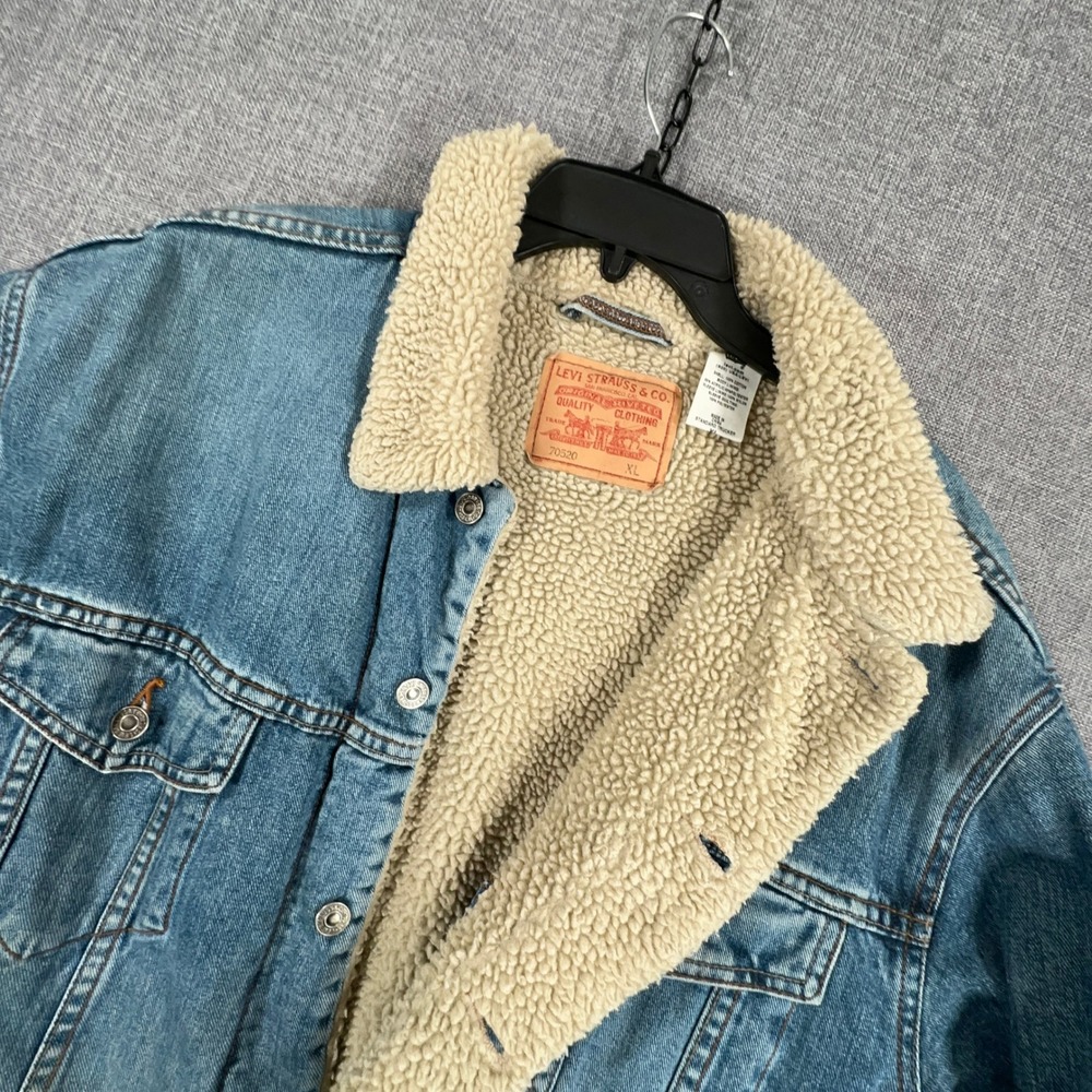 Levi's Sherpa Lined Denim Trucker Jacket Mens XL Blue 70520 Distressed READ